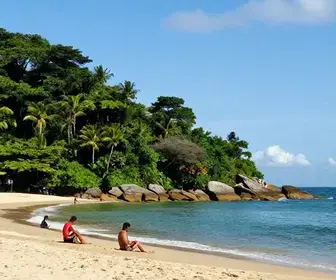 Descubra a Praia de Itapuã: Um Paraíso em Grande Vitória